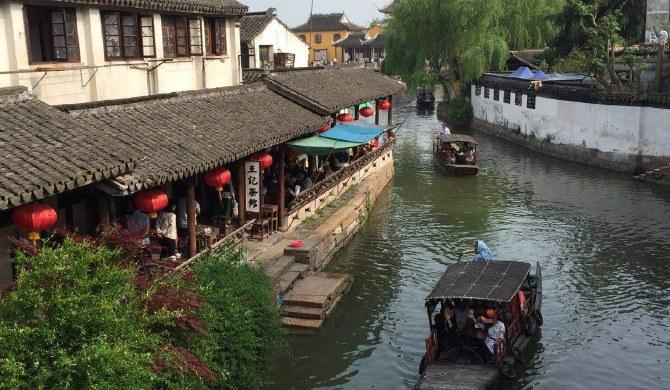 穿衣镜摆在什么位置合适！可以摆卧室吗游戏画面